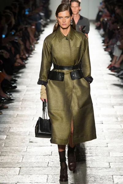 Look 8